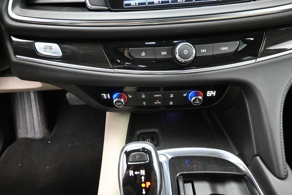 Used 2019 Buick Enclave Essence FWD image 28