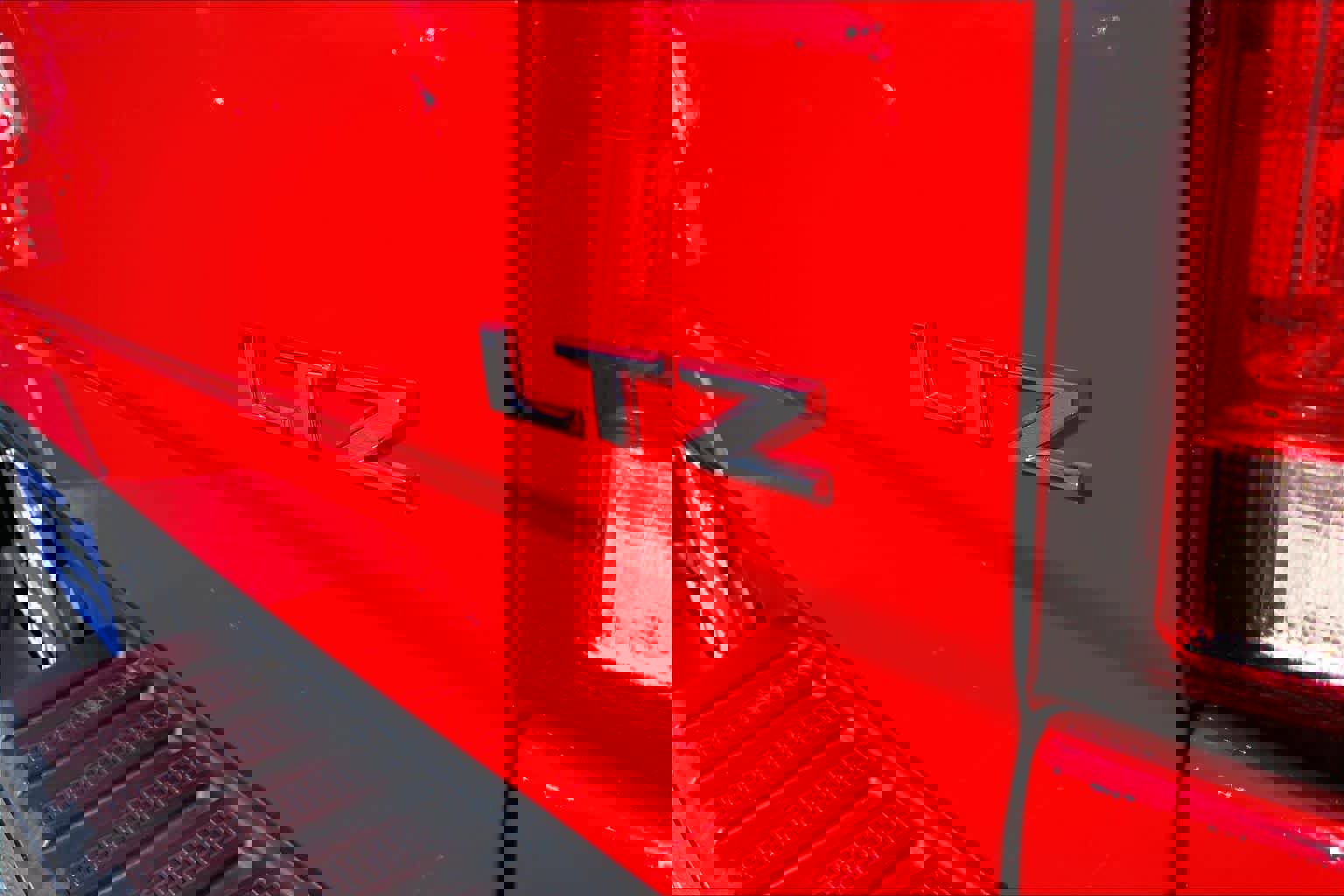 Used 2024 Chevrolet Silverado 2500 LTZ w/ LTZ Convenience Package image 9