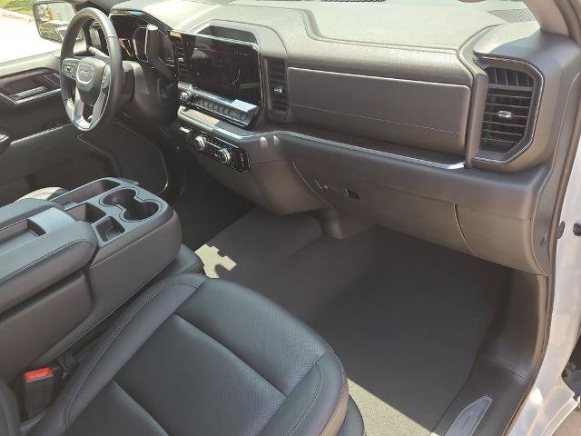 Used 2026 GMC Sierra 1500 SLT AWD/4WD image 11