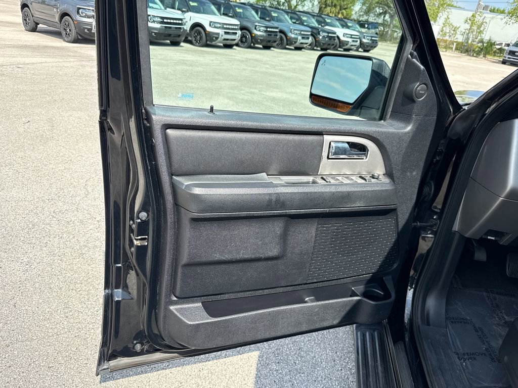 Certified 2017 Ford Expedition XLT w/ Equipment Group 202A image 13