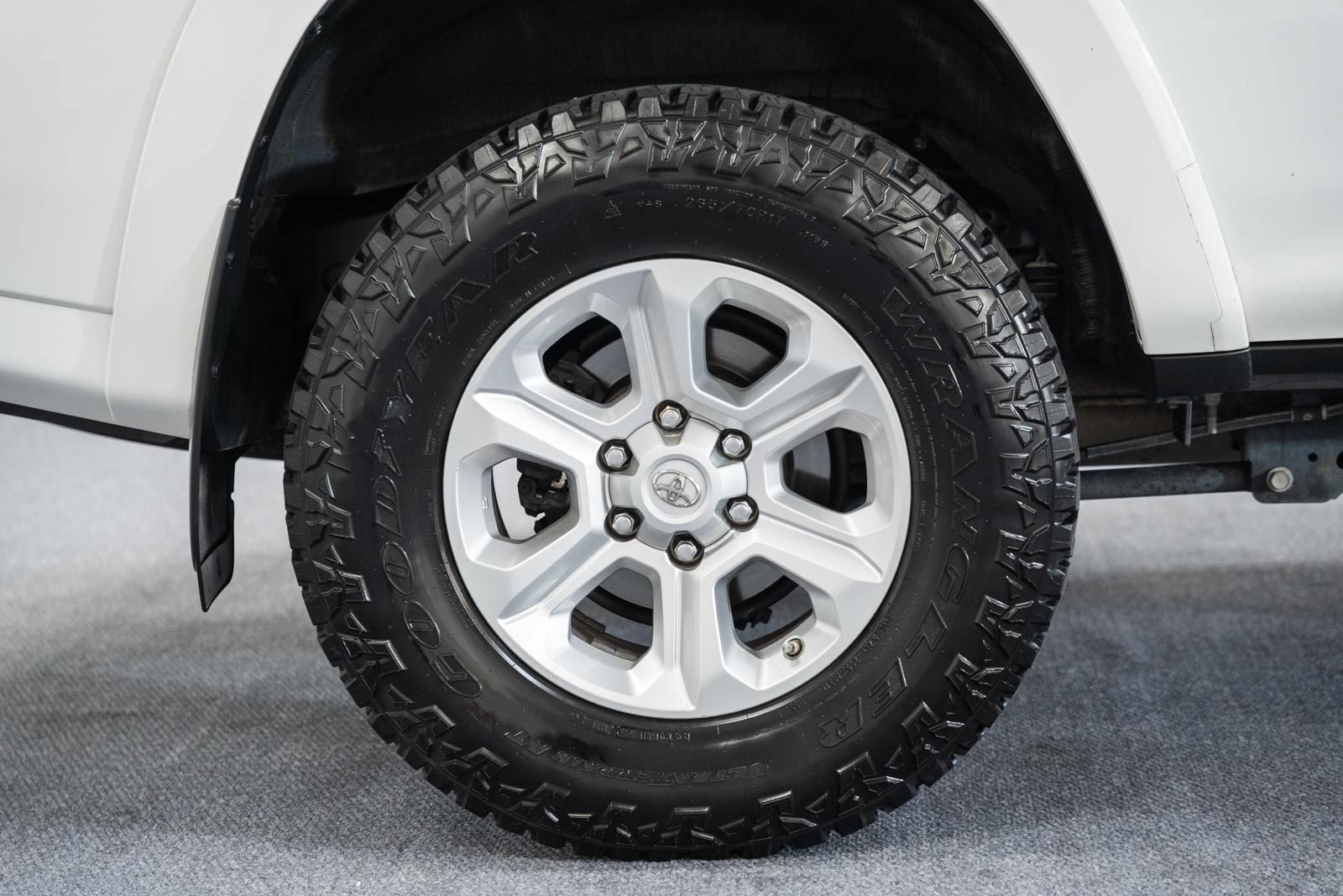Used 2021 Toyota 4Runner SR5 AWD/4WD image 19
