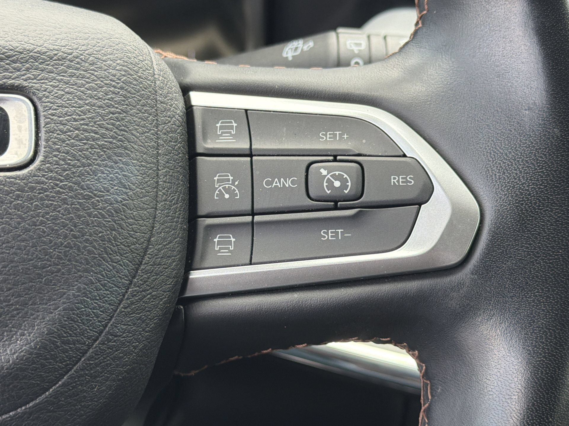 Used 2022 Jeep Compass Limited w/ Elite Group AWD/4WD image 15