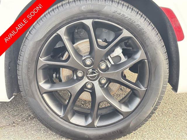 Used 2025 Chrysler Pacifica Limited FWD image 14