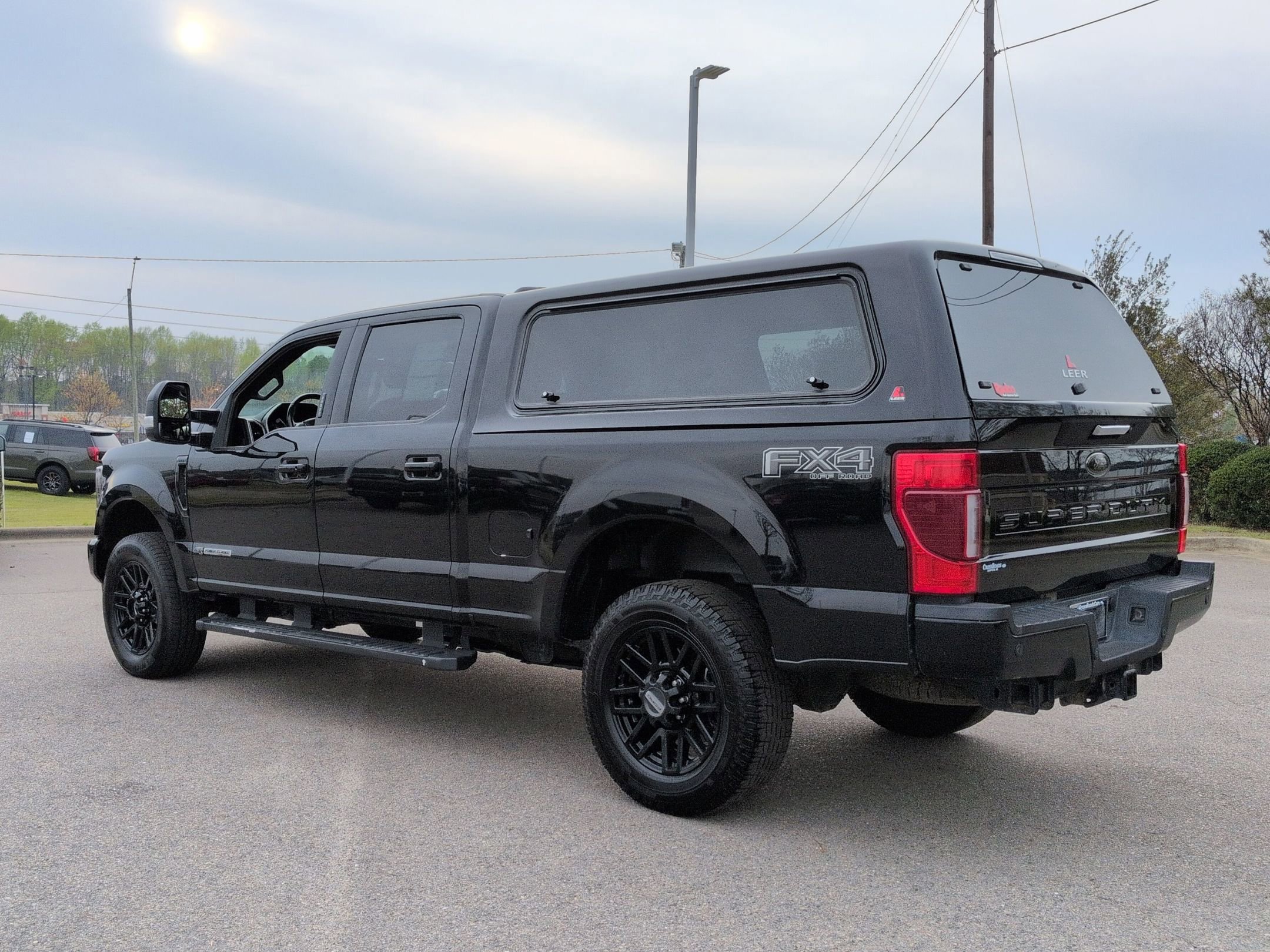 Certified 2022 Ford F350 Lariat w/ Black Appearance Package AWD/4WD image 3