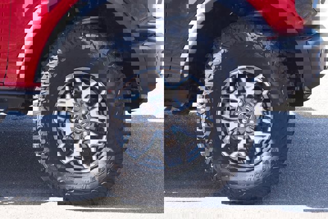 Certified 2025 Ford Bronco Badlands image 9