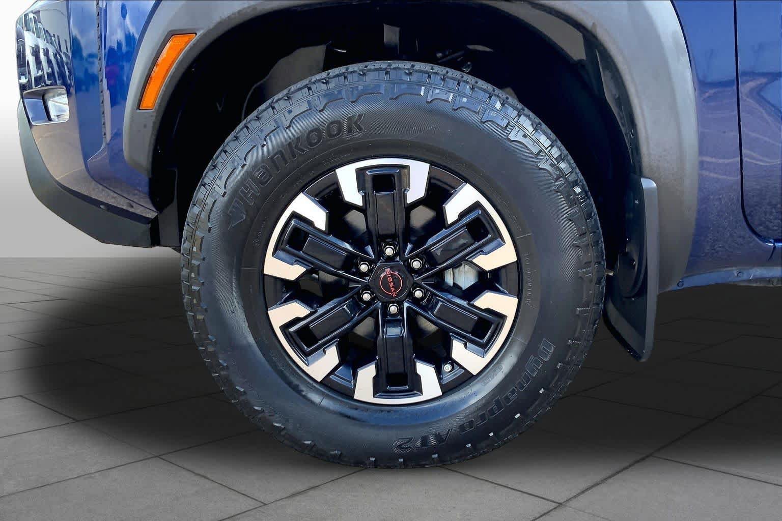 Used 2023 Nissan Frontier PRO-4X w/ Technology Package AWD/4WD image 11