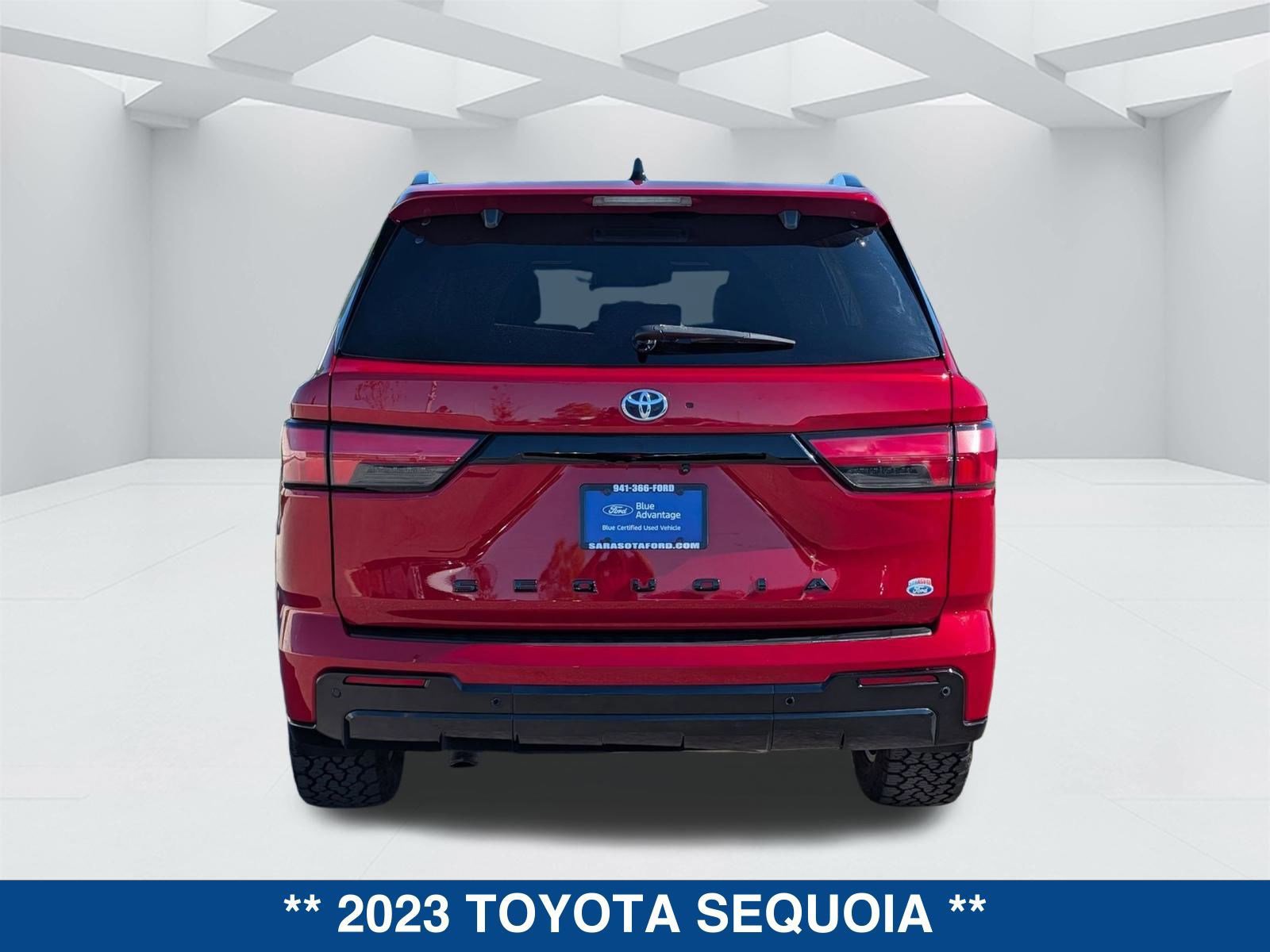 Used 2023 Toyota Sequoia Platinum image 3