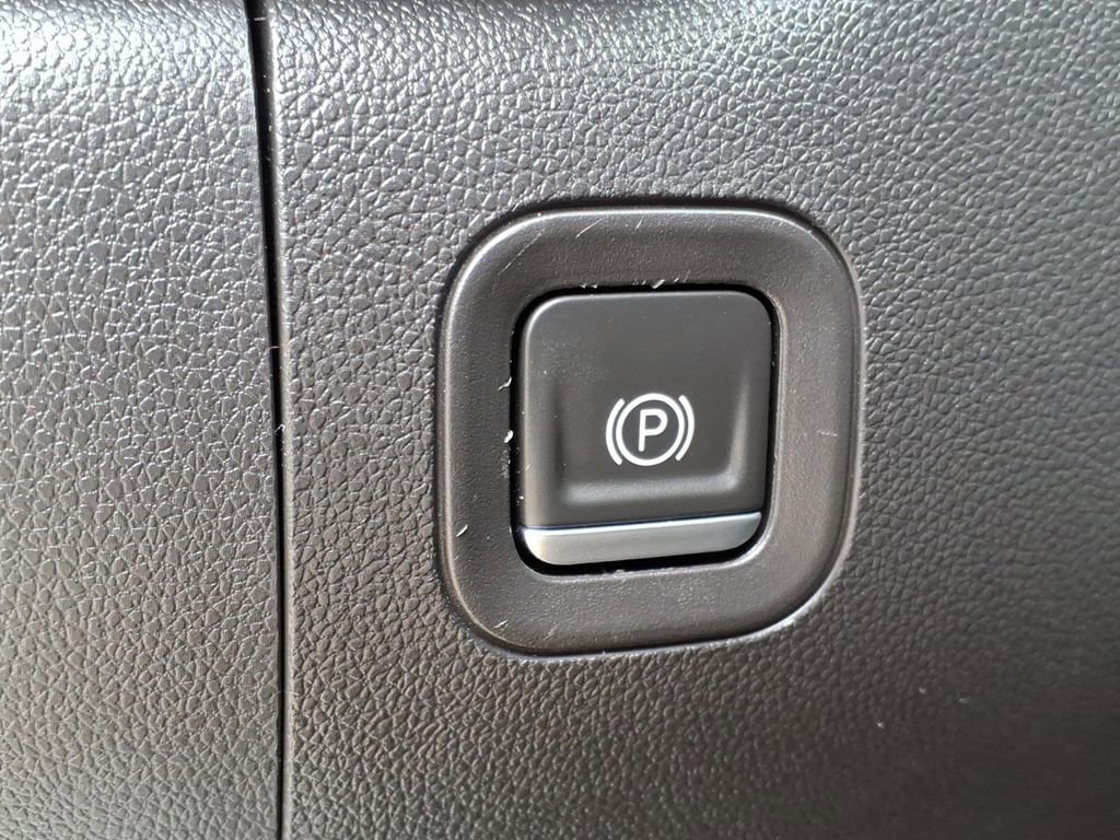 Used 2022 Chevrolet Silverado 1500 LT image 22