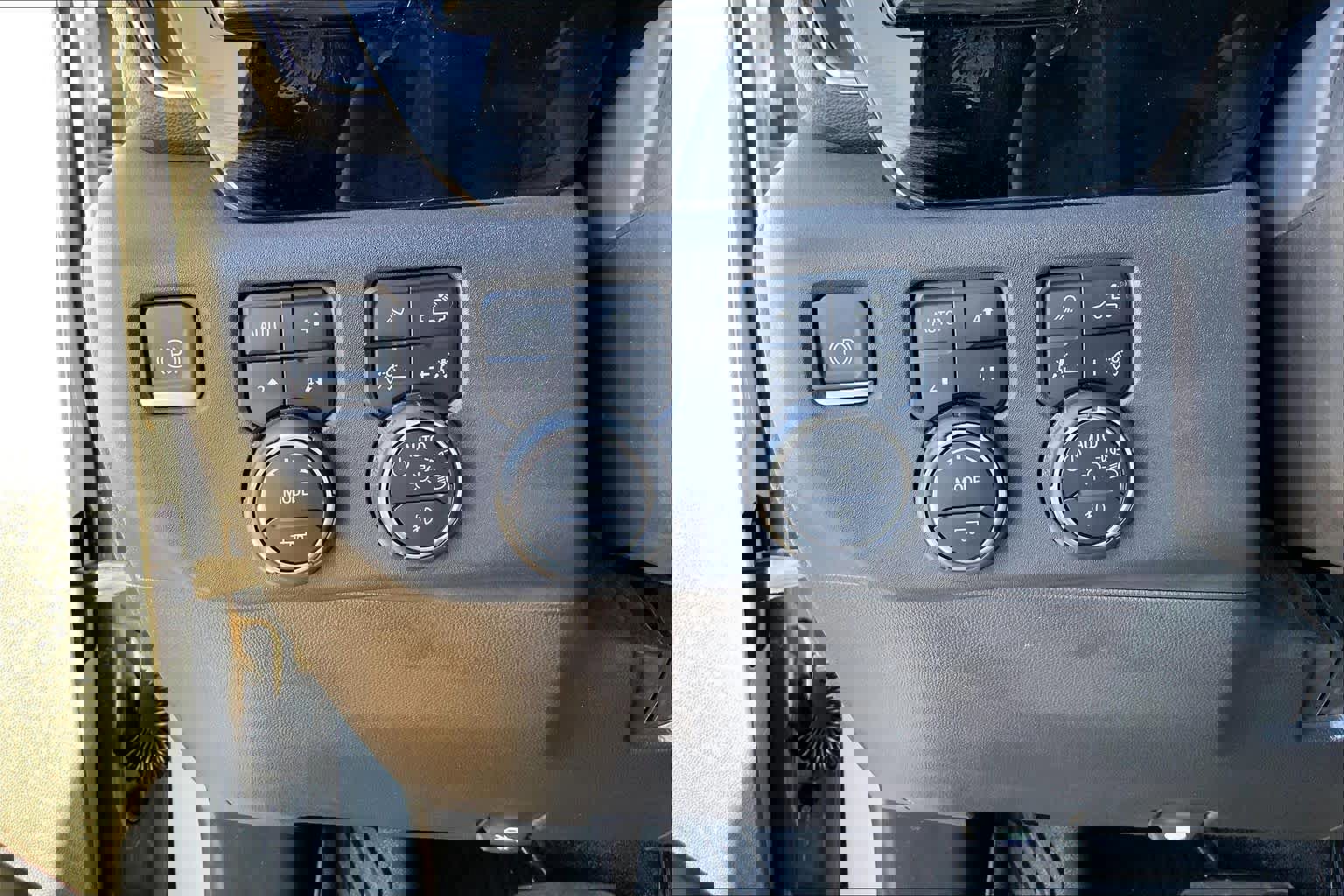 Used 2024 Chevrolet Silverado 1500 RST image 34