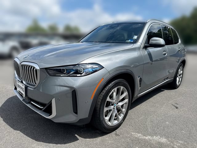 Used 2024 BMW X5 xDrive40i w/ Premium Package AWD/4WD image 4