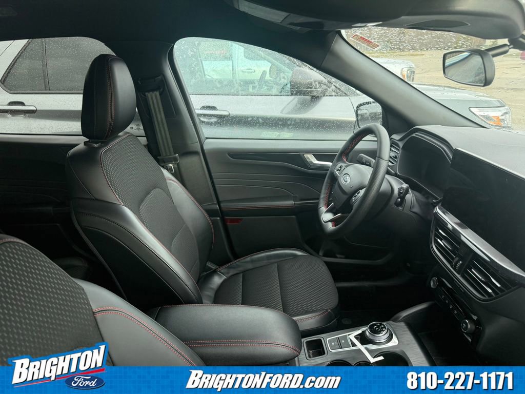 Certified 2025 Ford Escape ST-Line w/ Tech Pack #1 image 9