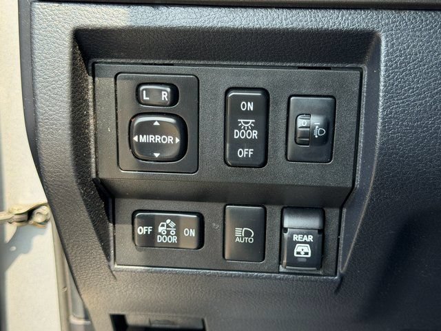 Used 2020 Toyota Tundra SR5 w/ SR5 Upgrade Package AWD/4WD image 26