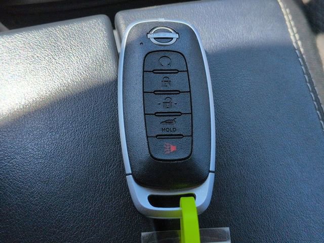 Used 2025 Nissan Rogue SV image 36