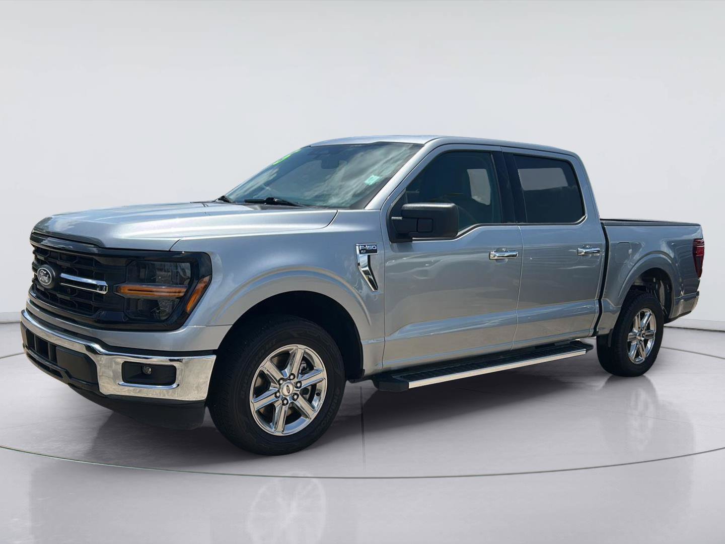 Certified 2025 Ford F150 XLT w/ Equipment Group 301A Standard RWD image 3