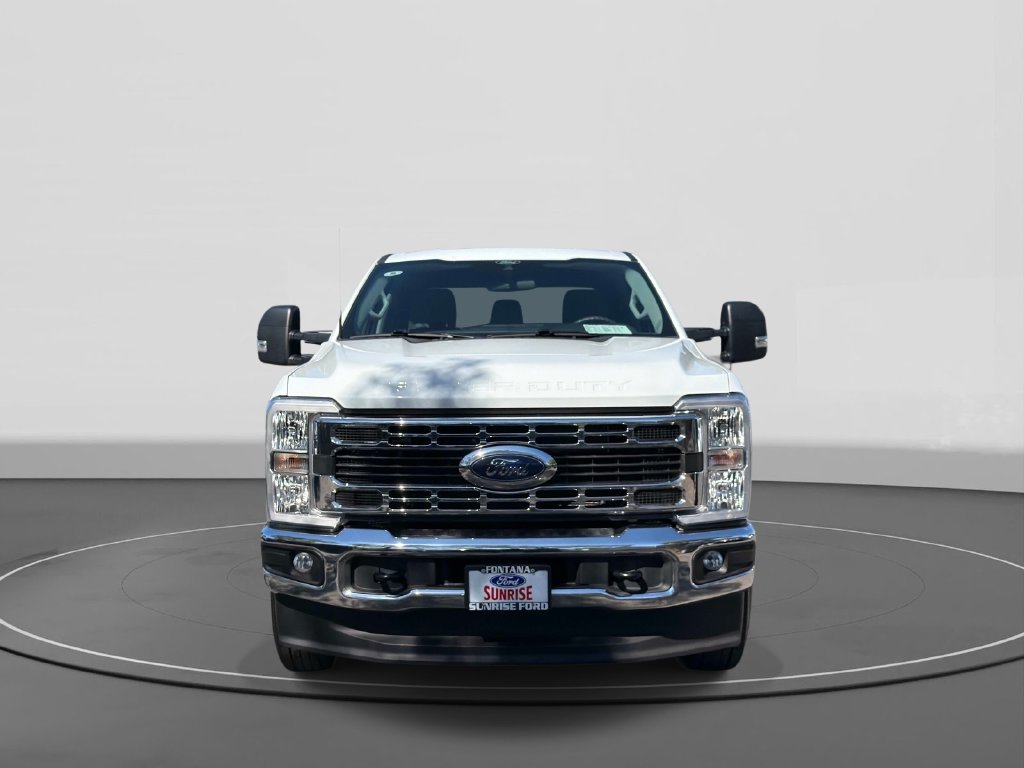 Certified 2025 Ford F250 XLT AWD/4WD image 3