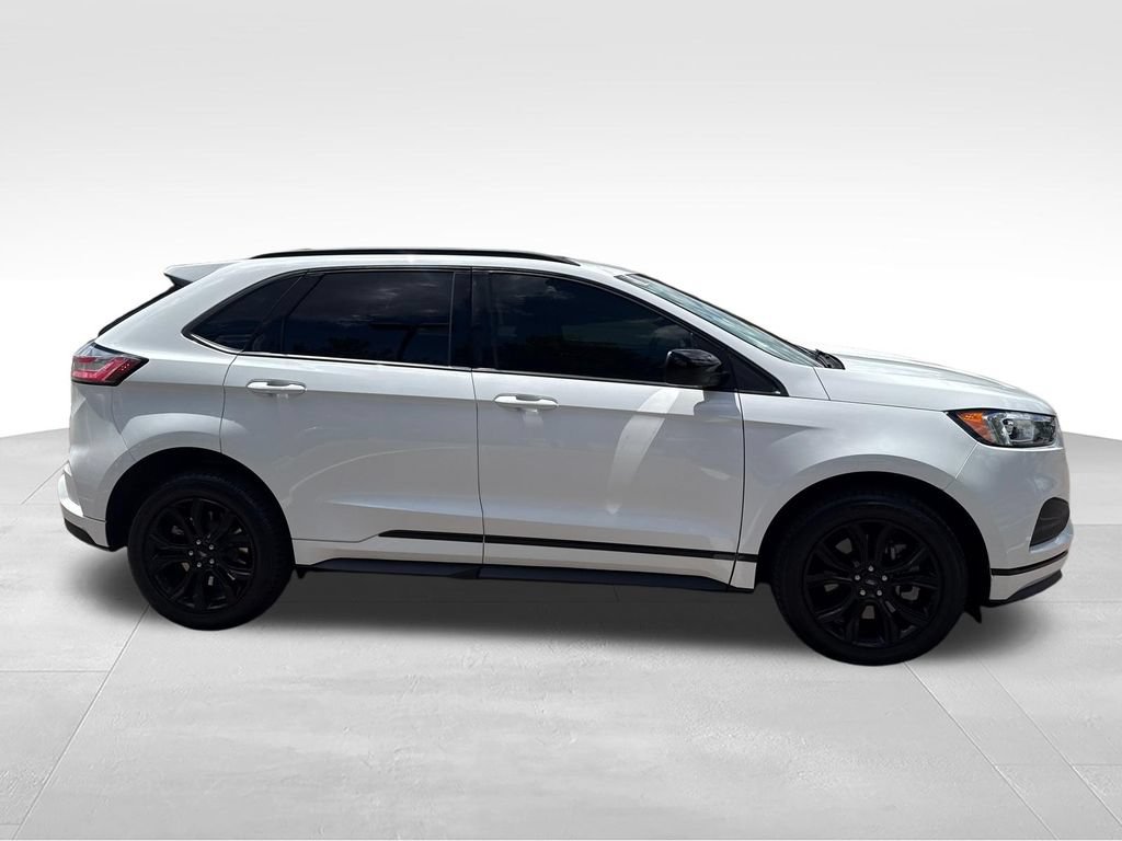 Certified 2023 Ford Edge SE w/ Black Appearance Package AWD/4WD image 11