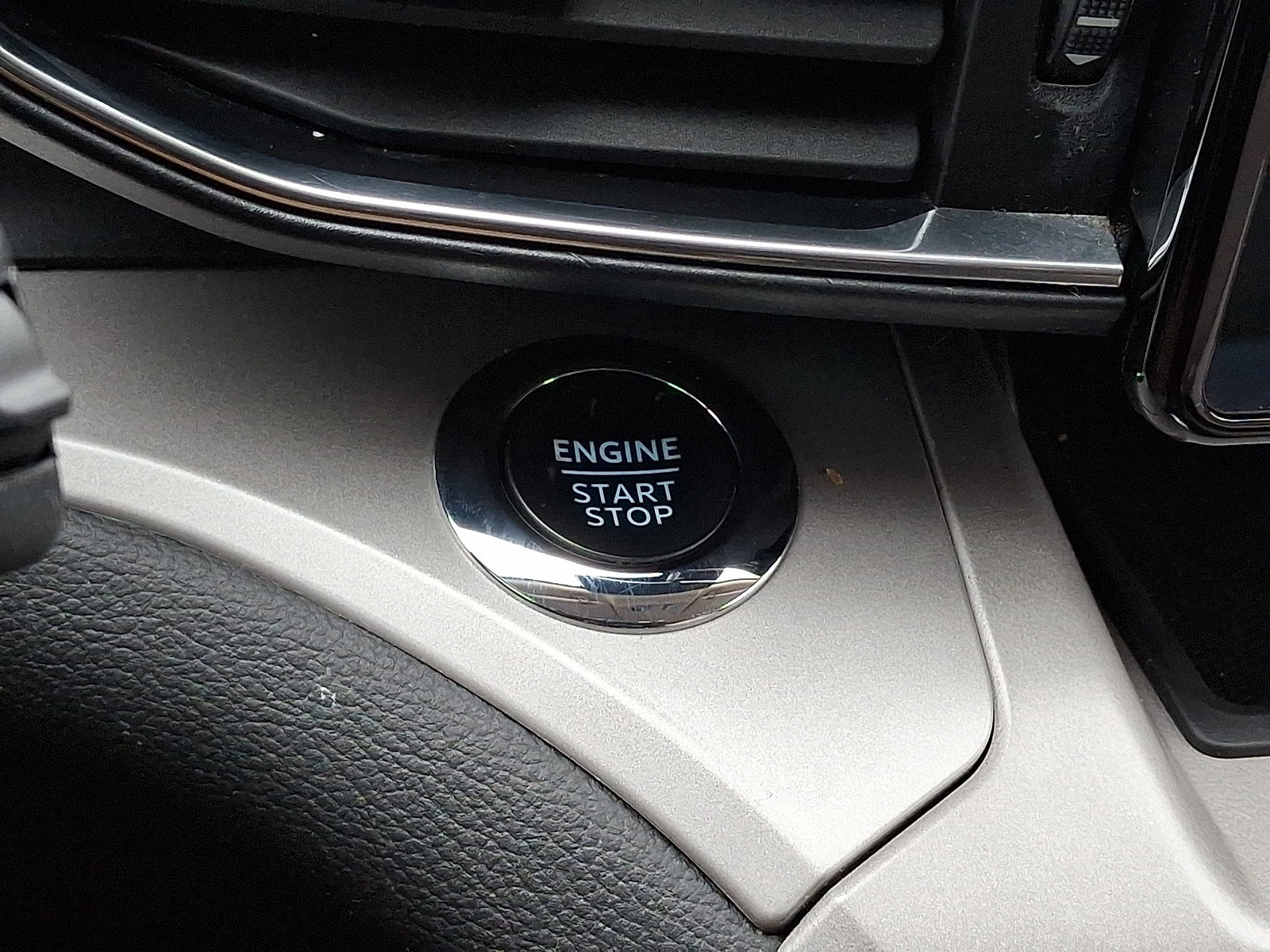 Certified 2023 Ford Explorer XLT w/ Equipment Group 202A image 30