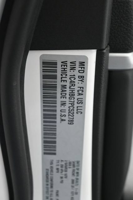 Used 2023 Jeep Grand Cherokee Limited w/ Black Appearance Package AWD/4WD image 35