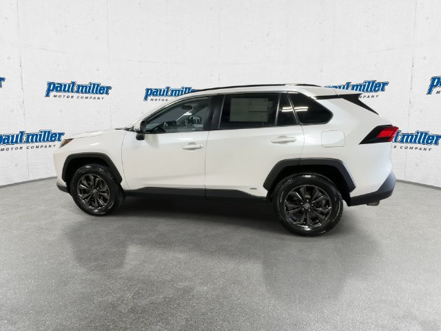 Used 2022 Toyota RAV4 XLE Premium AWD/4WD image 7