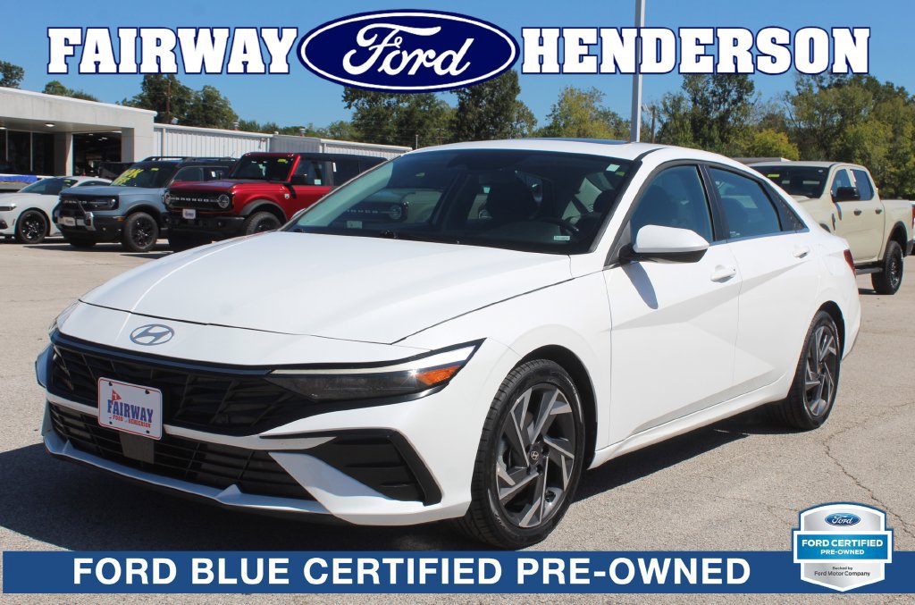 Used 2025 Hyundai Elantra SEL FWD image 1