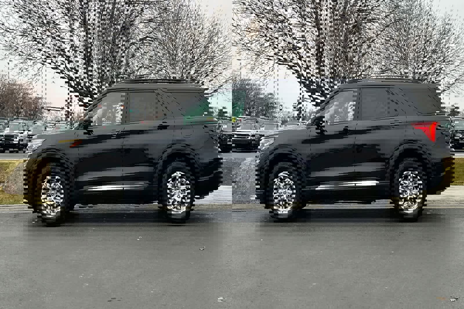 Certified 2025 Ford Explorer Active video 2