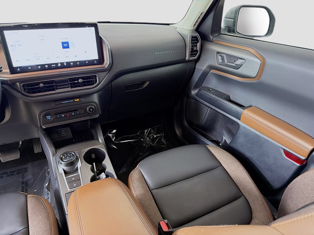 Certified 2025 Ford Bronco Sport Outer Banks w/ Outer Banks Tech Package+ AWD/4WD image 29