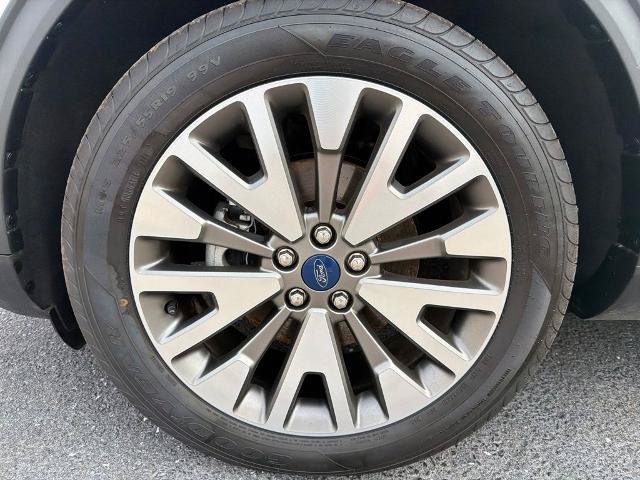 Certified 2020 Ford Escape Titanium w/ Titanium Premium Package 2.0 AWD/4WD image 21
