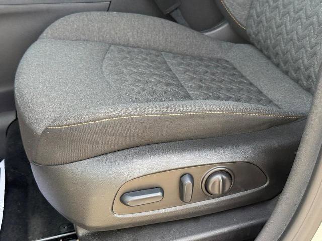 Used 2024 Chevrolet Equinox LT AWD/4WD image 23