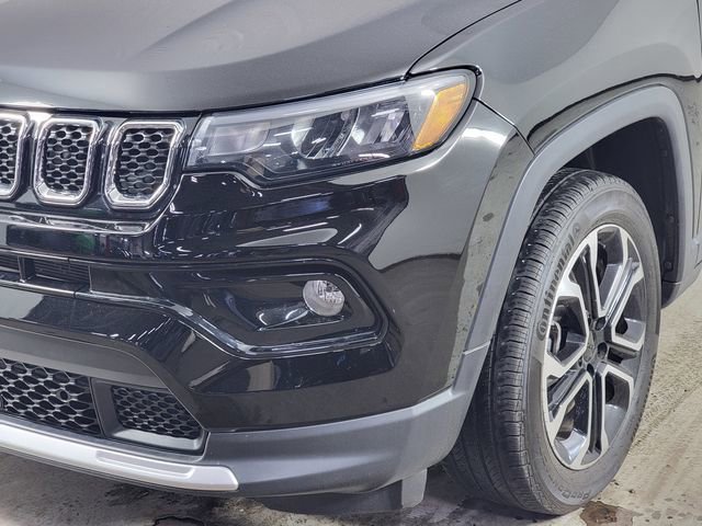 Used 2024 Jeep Compass Limited AWD/4WD image 9