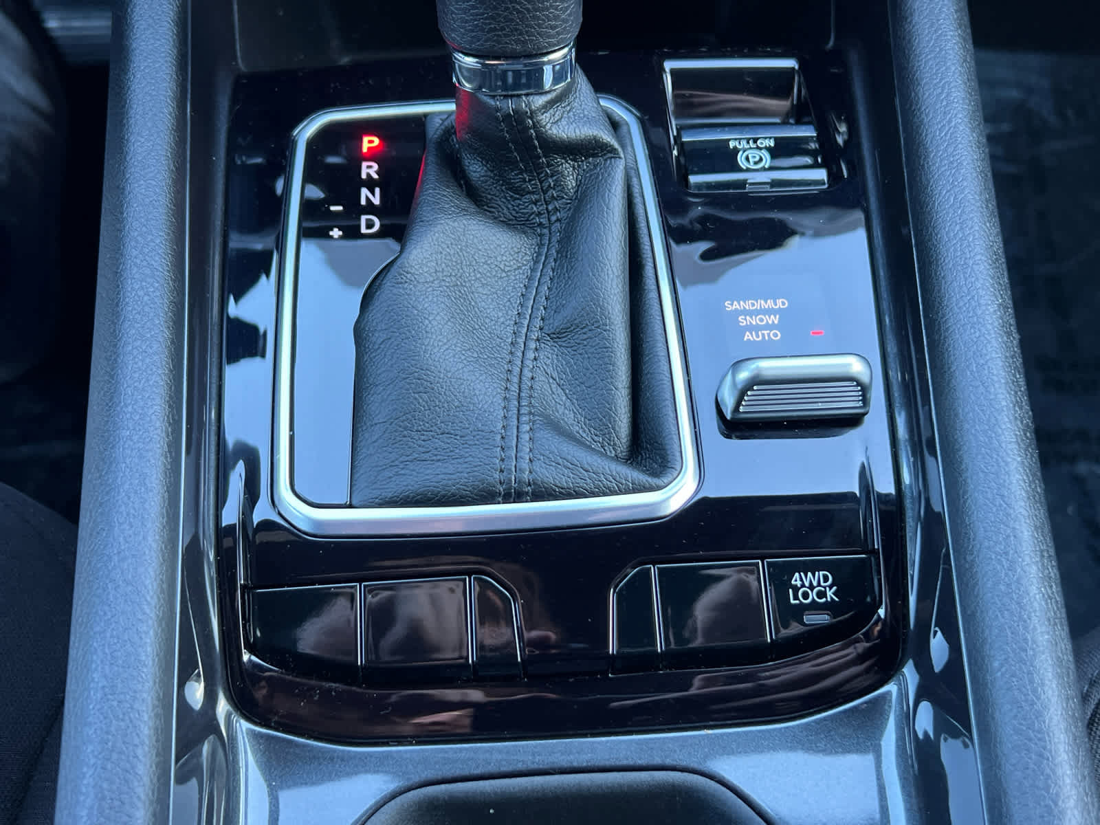 Used 2024 Jeep Compass Sport image 38