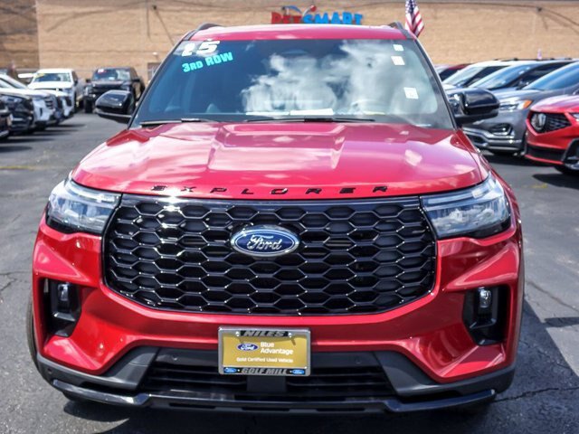Certified 2025 Ford Explorer ST-Line AWD/4WD image 5