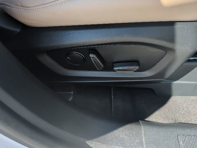 Certified 2023 Ford Explorer XLT w/ Equipment Group 202A image 32