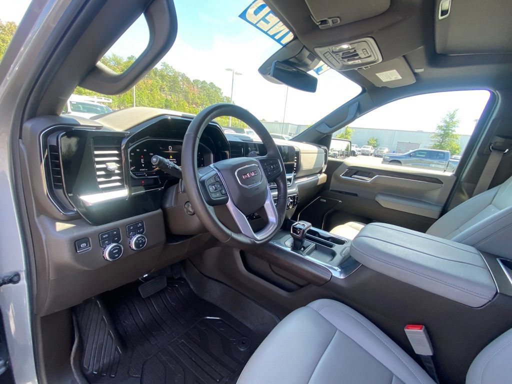 Used 2024 GMC Sierra 1500 SLT w/ SLT Premium Package AWD/4WD image 9