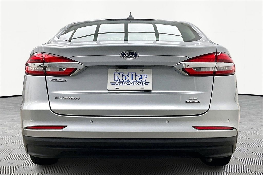 Certified 2020 Ford Fusion SE image 4