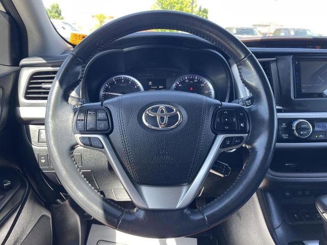 Used 2018 Toyota Highlander Limited w/ Protection Package #3 AWD/4WD image 11