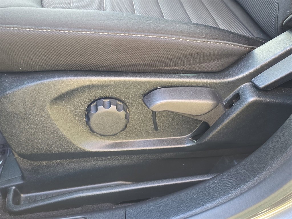 Certified 2022 Ford Edge SE w/ Black Appearance Package image 18