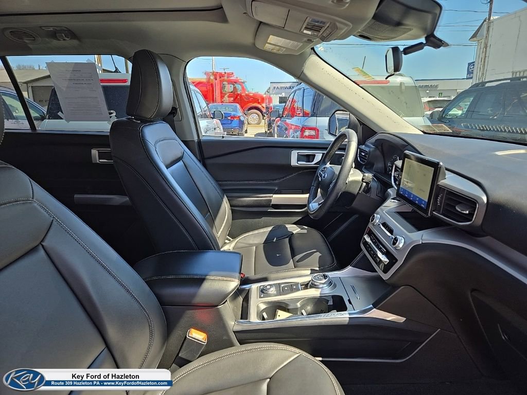 Certified 2023 Ford Explorer XLT w/ Equipment Group 202A AWD/4WD image 29