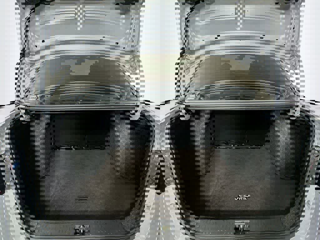 Used 2023 Nissan Versa SV image 19