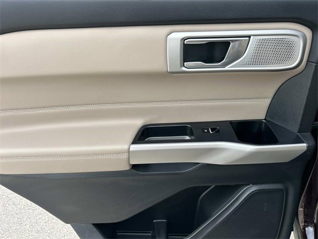 Certified 2022 Ford Explorer Limited w/ Limited Technology Package image 17