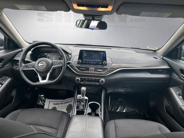 Used 2024 Nissan Altima 2.5 SV FWD image 3