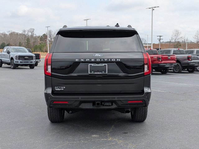 Certified 2025 Ford Expedition Active image 5
