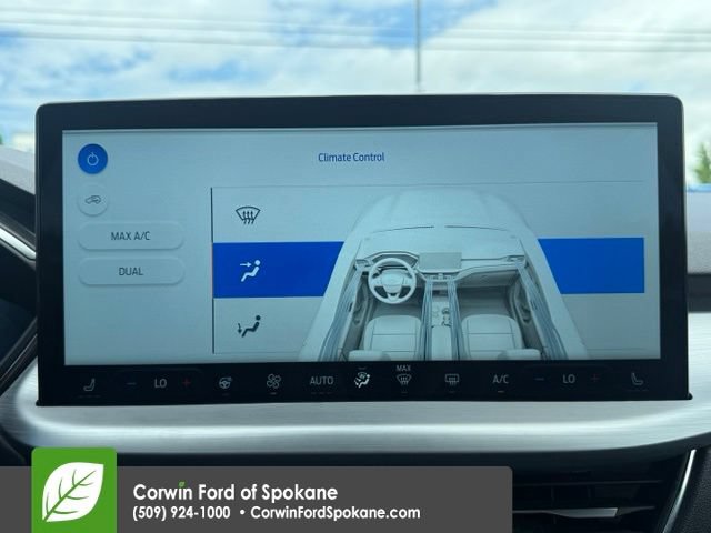 Certified 2025 Ford Escape Platinum AWD/4WD image 32
