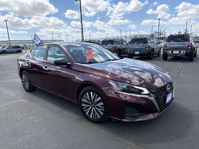 Used 2025 Nissan Altima 2.5 SV FWD image 3