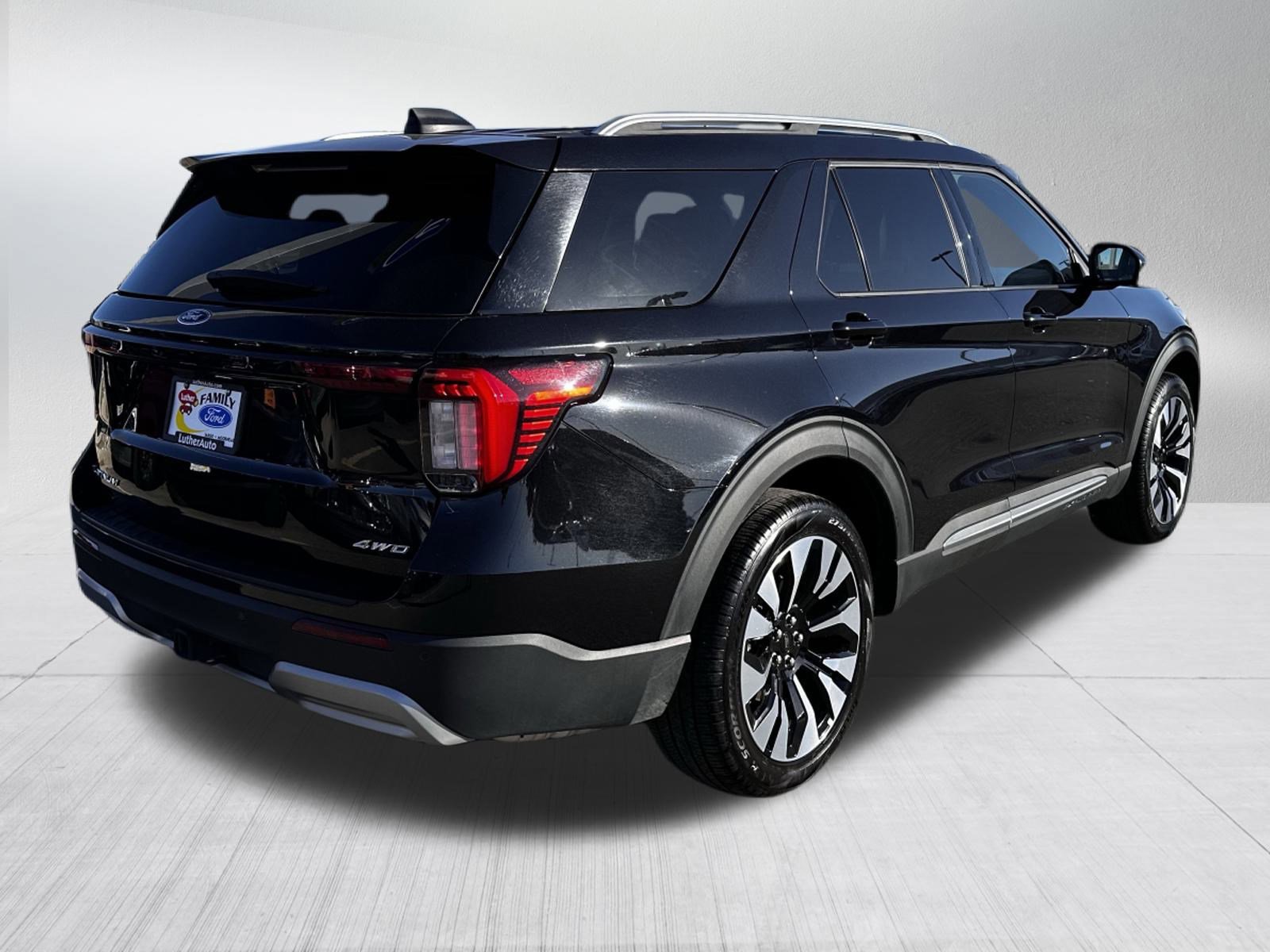 Certified 2025 Ford Explorer Platinum w/ LUX Leather Package image 5