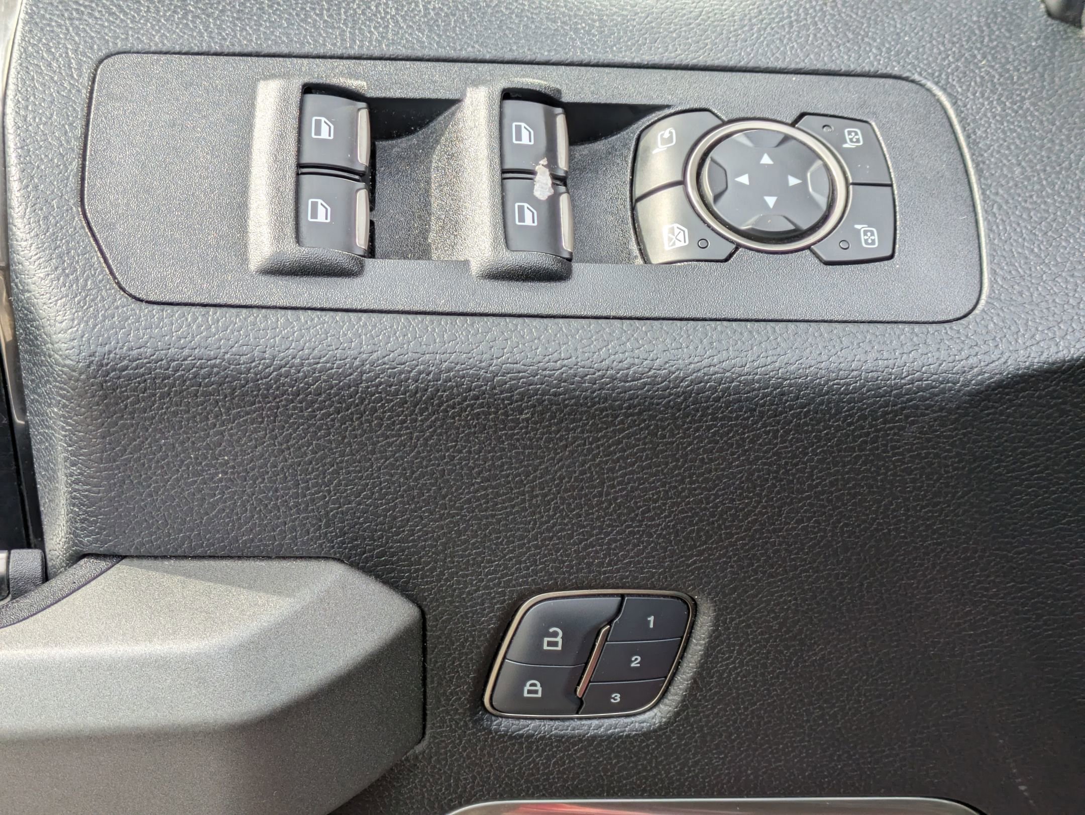 Certified 2018 Ford F150 Raptor w/ Equipment Group 802A Luxury image 11