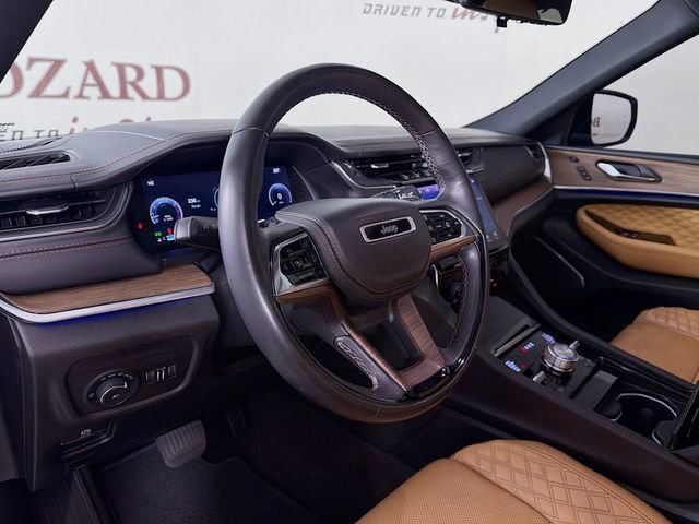 Used 2021 Jeep Grand Cherokee L Summit w/ Advanced Protech Group IV AWD/4WD image 11