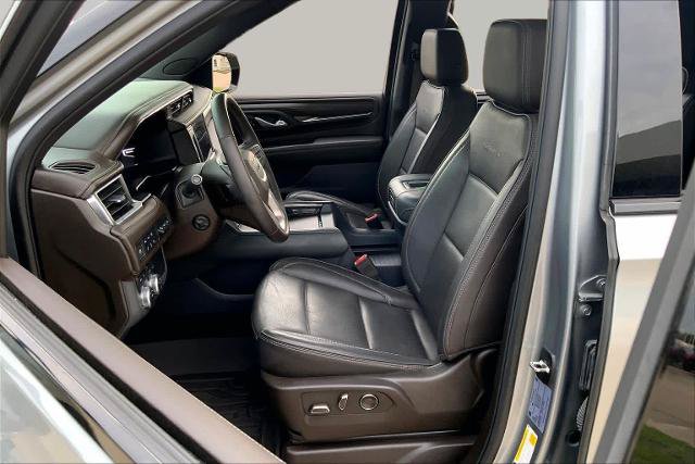 Used 2024 GMC Yukon XL Denali AWD/4WD image 8