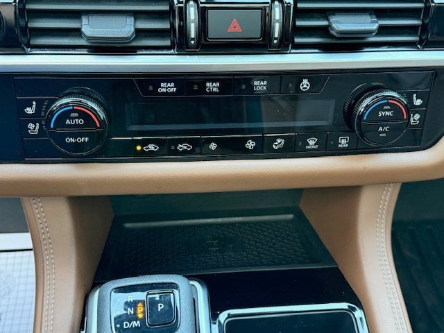 Used 2023 Nissan Pathfinder Platinum image 24