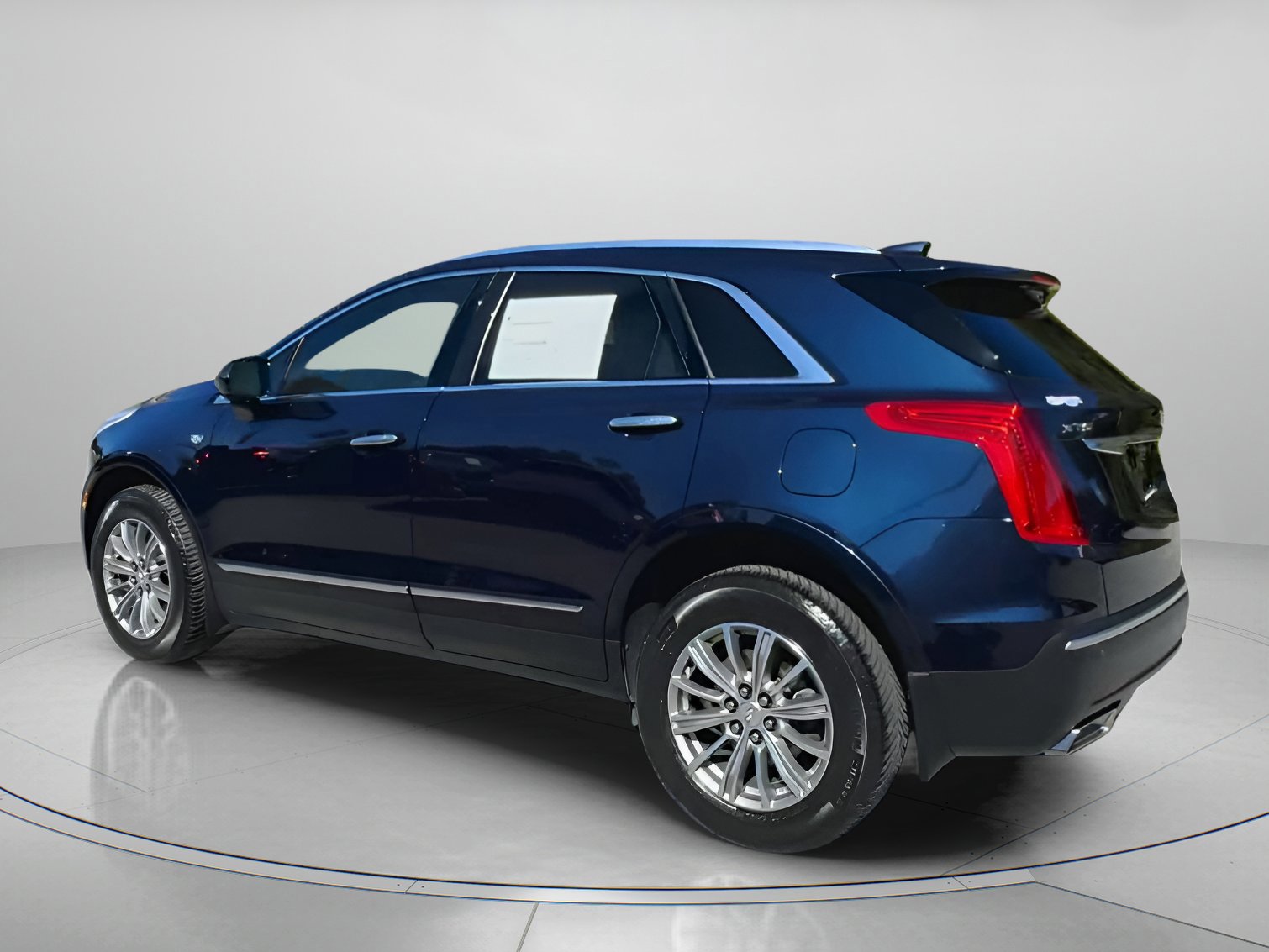 Used 2017 Cadillac XT5 Luxury w/ Driver Awareness Package image 12