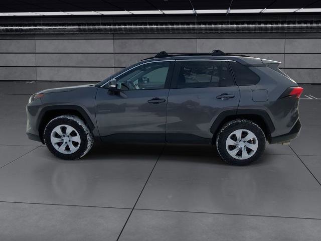 Used 2021 Toyota RAV4 LE image 4